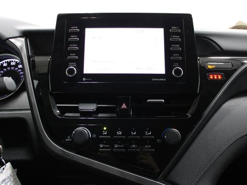 Used 2021 Toyota Camry LE FWD image 29