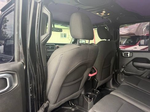 Used 2022 Jeep Wrangler Unlimited Sport AWD/4WD image 19