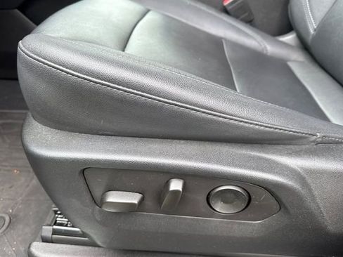 Used 2023 Chevrolet Tahoe Z71 w/ Luxury Package image 13