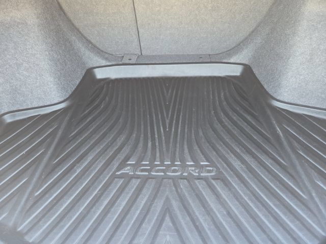 Used 2018 Honda Accord Touring image 33