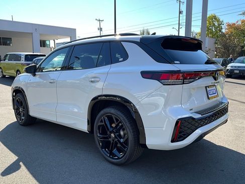 New 2025 Volkswagen Tiguan SE R-Line image 5