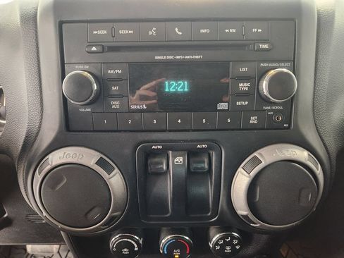 Used 2014 Jeep Wrangler Sport w/ Quick Order Package 24S AWD/4WD image 16
