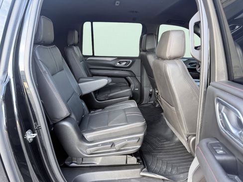 Used 2021 Chevrolet Suburban RST w/ Luxury Package image 25