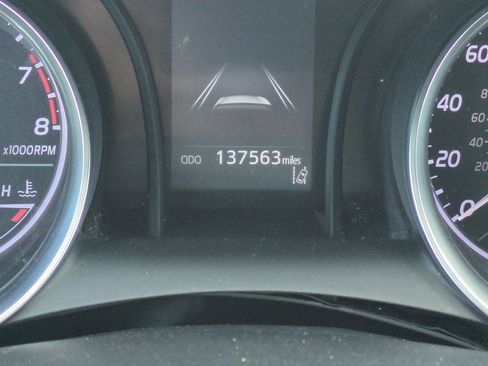 Used 2018 Toyota Camry LE image 21