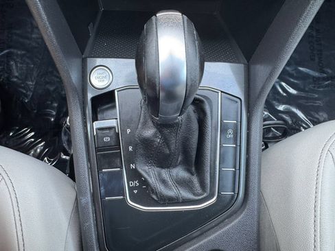 Used 2019 Volkswagen Tiguan SE FWD image 27