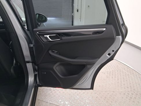 New 2025 Porsche Macan image 38