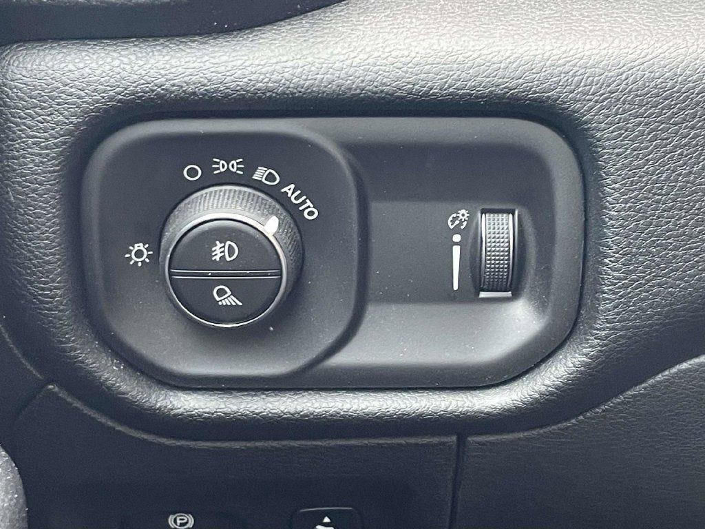 Used 2022 RAM 1500 Big Horn w/ Night Edition AWD/4WD image 24