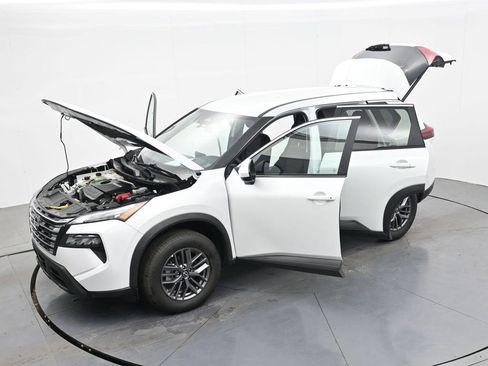 Used 2026 Nissan Rogue SV image 34