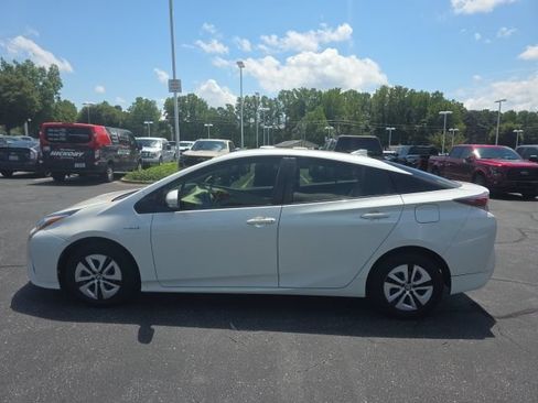 Used 2016 Toyota Prius Two FWD image 5