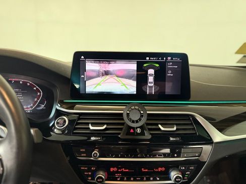 Used 2022 BMW 540i xDrive w/ Premium Package image 20