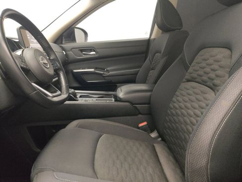 Used 2022 Nissan Pathfinder SV image 17