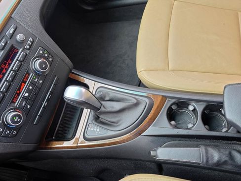 Used 2011 BMW 128i Convertible RWD image 12