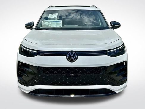 New 2026 Volkswagen Tiguan SE R-Line FWD image 2