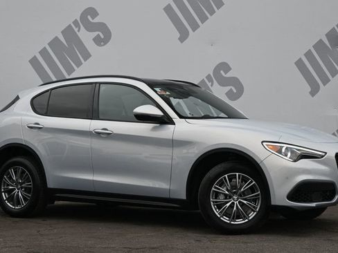 Used 2023 Alfa Romeo Stelvio Sprint RWD image 3