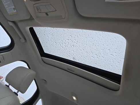 Used 2017 Ford Focus Titanium image 3