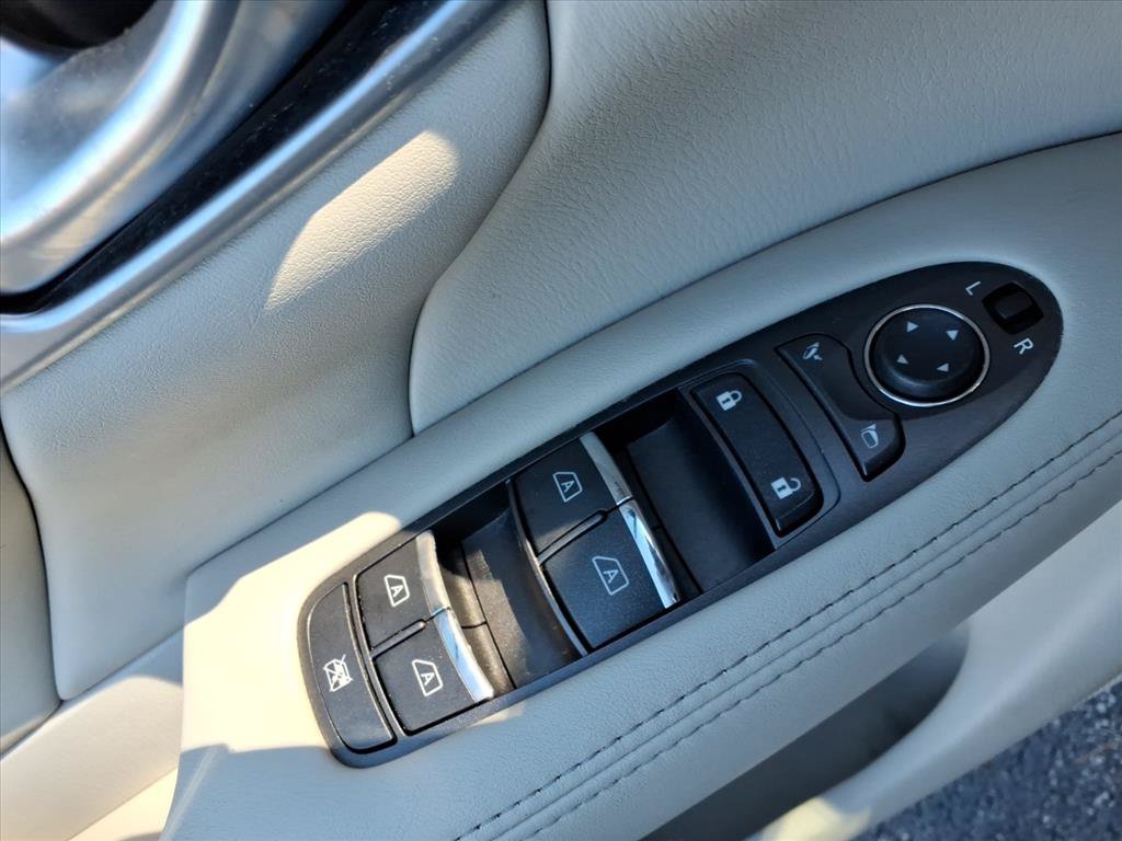 Used 2013 INFINITI M37 x w/ Premium Pkg AWD/4WD image 17