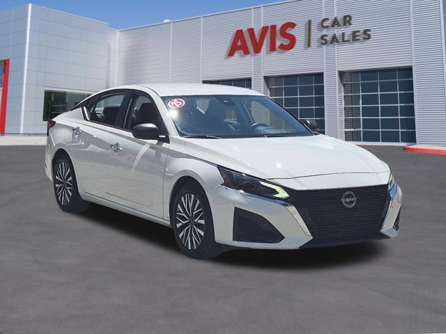 Used 2025 Nissan Altima 2.5 SV FWD image 3