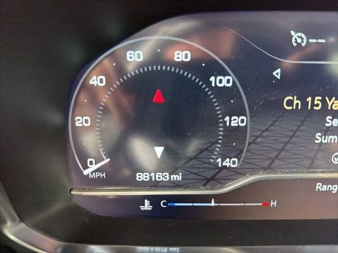 Used 2023 GMC Yukon XL AT4 w/ Technology Package AWD/4WD image 2