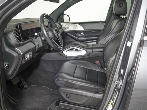 Used 2024 Mercedes-Benz GLS 450 4MATIC image 15