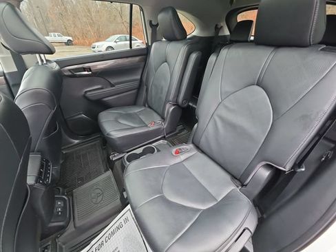 Used 2023 Toyota Highlander Platinum AWD/4WD image 23