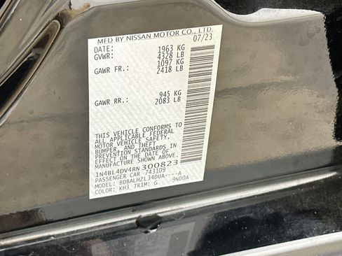 Used 2024 Nissan Altima 2.5 SV FWD image 12