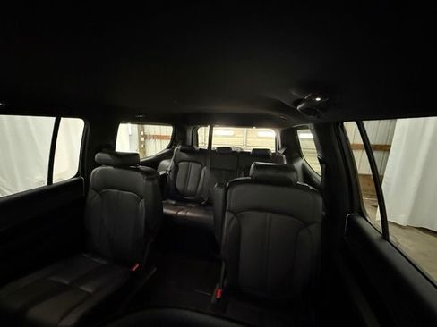 Used 2023 Jeep Wagoneer Series III w/ Preferred Equipment Group AWD/4WD image 20