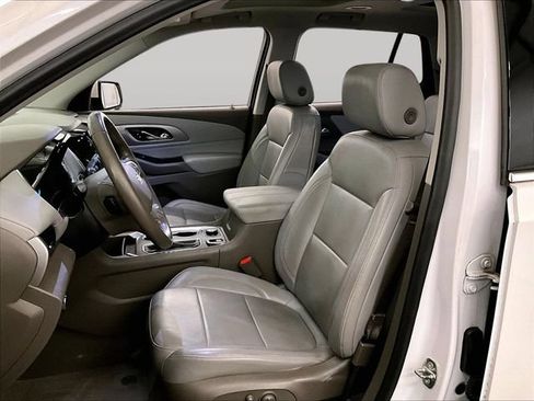 Used 2019 Chevrolet Traverse LT w/ LT Premium Package AWD/4WD image 25