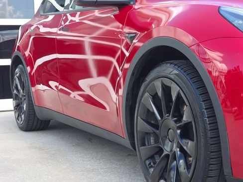Used 2021 Tesla Model Y Long Range AWD/4WD image 38