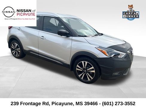 Used 2020 Nissan Kicks SR image 9