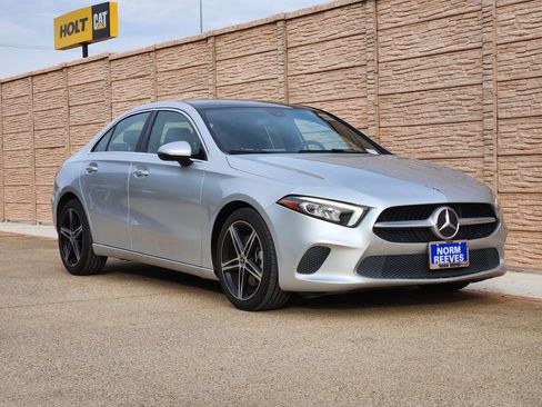 Used 2022 Mercedes-Benz A 220 image 3