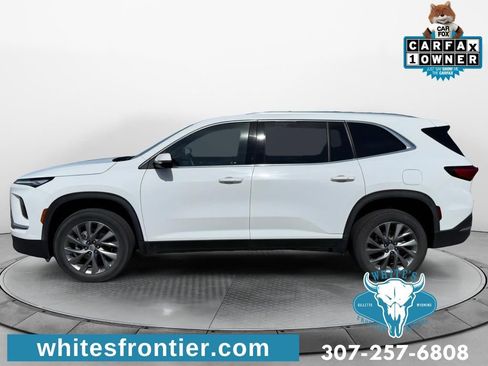 Used 2025 Buick Enclave Preferred AWD/4WD image 2