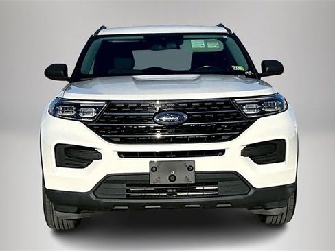 Used 2020 Ford Explorer XLT w/ Comfort Package image 3