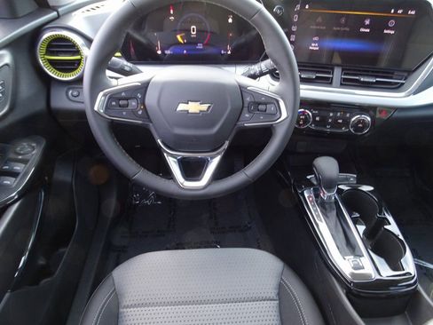 New 2026 Chevrolet Trax LT w/ Driver Confidence Package image 19