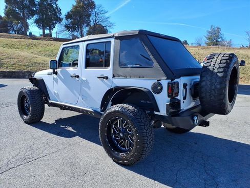 Used 2018 Jeep Wrangler Unlimited Sport S image 7