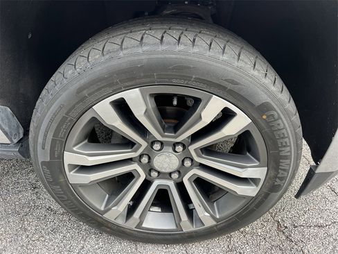 Used 2019 GMC Yukon Denali w/ Denali Ultimate Package image 10