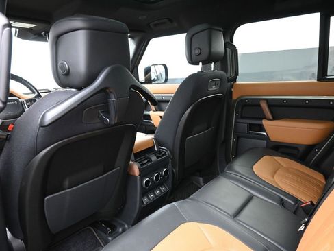 Used 2020 Land Rover Defender 110 X image 2