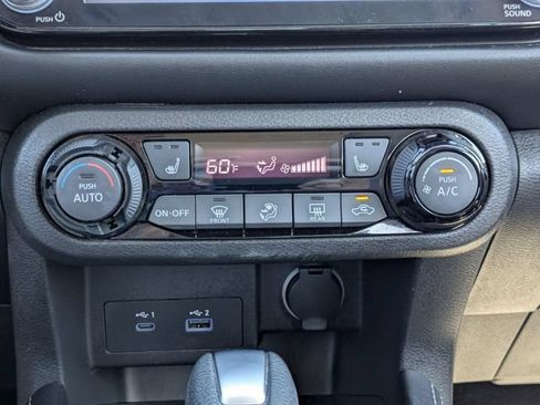 Used 2023 Nissan Kicks SR w/ SR Premium Package FWD image 23