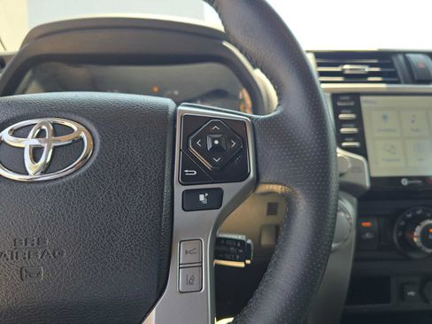 Certified 2022 Toyota 4Runner SR5 Premium w/ Moonroof Package AWD/4WD image 29