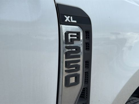 Used 2024 Ford F250 XL image 7