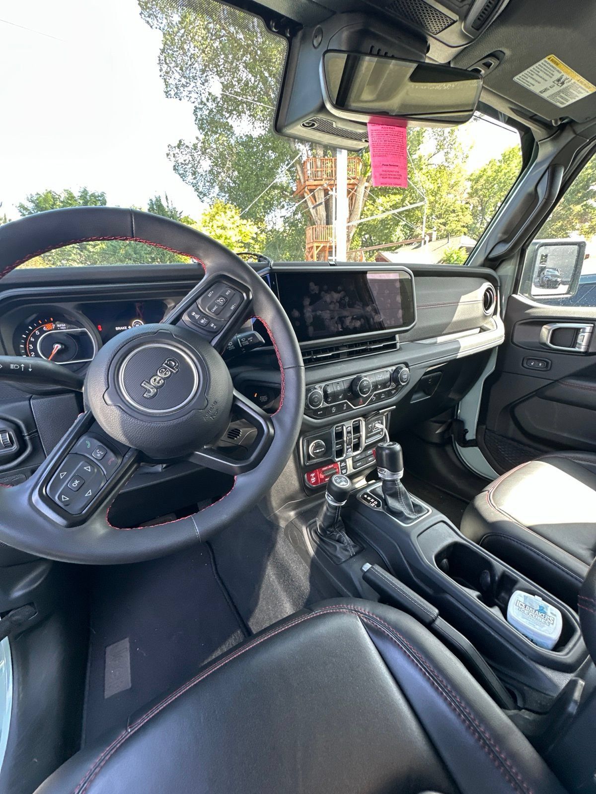 Used 2024 Jeep Wrangler Unlimited Rubicon AWD/4WD image 4