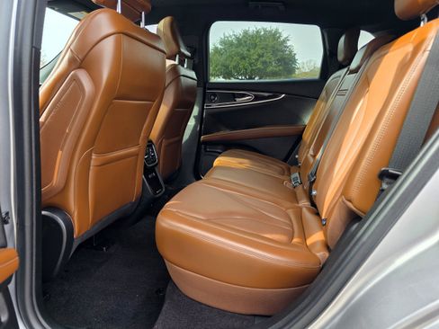 Used 2021 Lincoln Nautilus Reserve FWD image 12