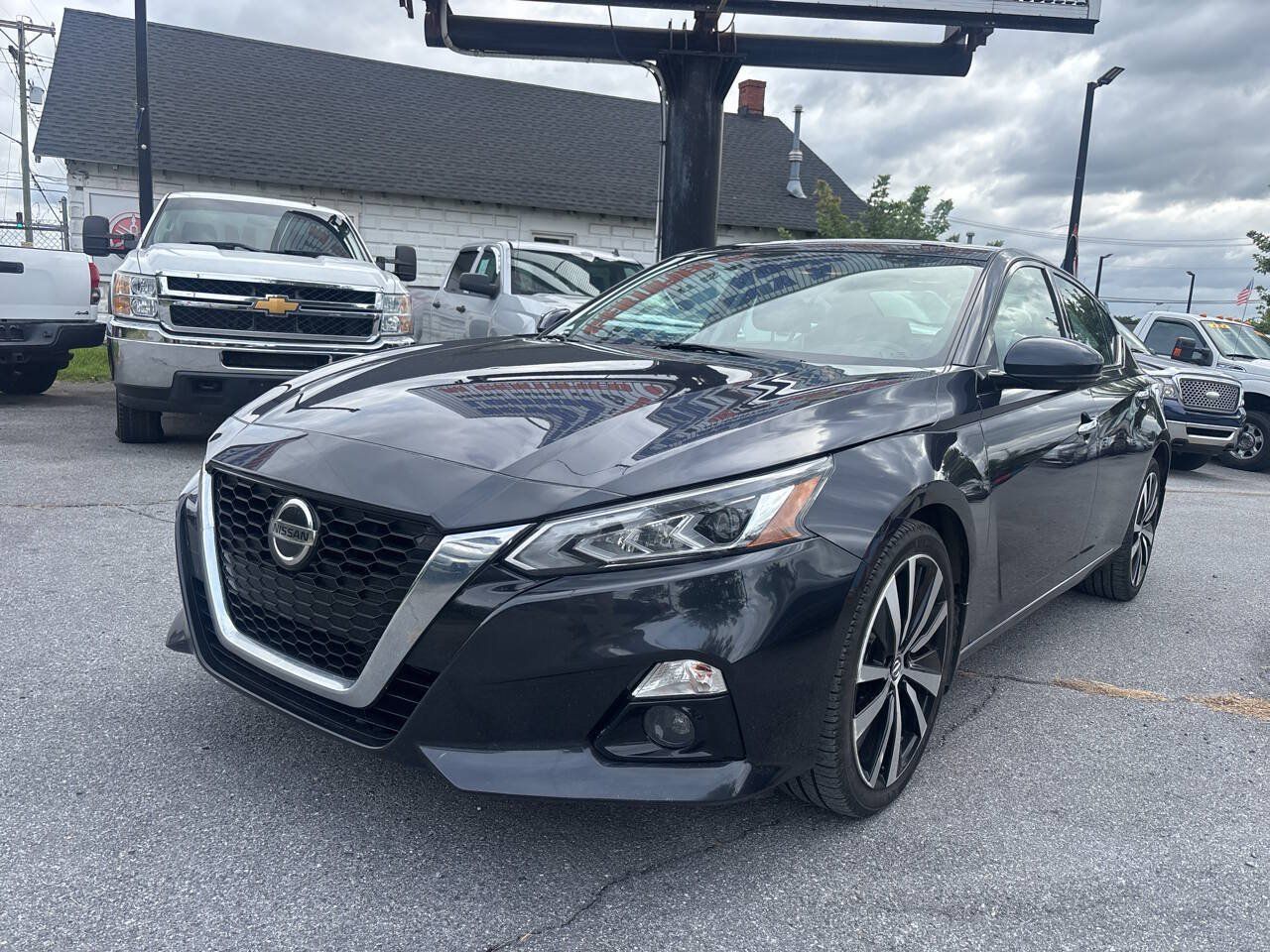 Used 2020 Nissan Altima 2.5 Platinum AWD/4WD image 1