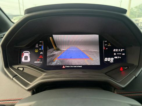 Used 2019 Lamborghini Huracan LP 580-2 RWD image 17