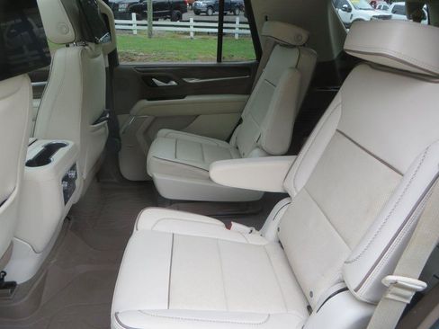 Used 2023 GMC Yukon Denali AWD/4WD image 29