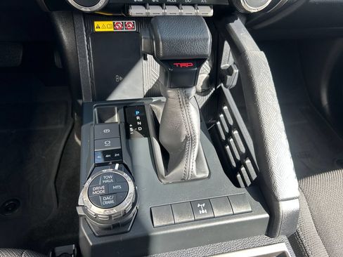 Certified 2025 Toyota 4Runner TRD Off-Road AWD/4WD image 26