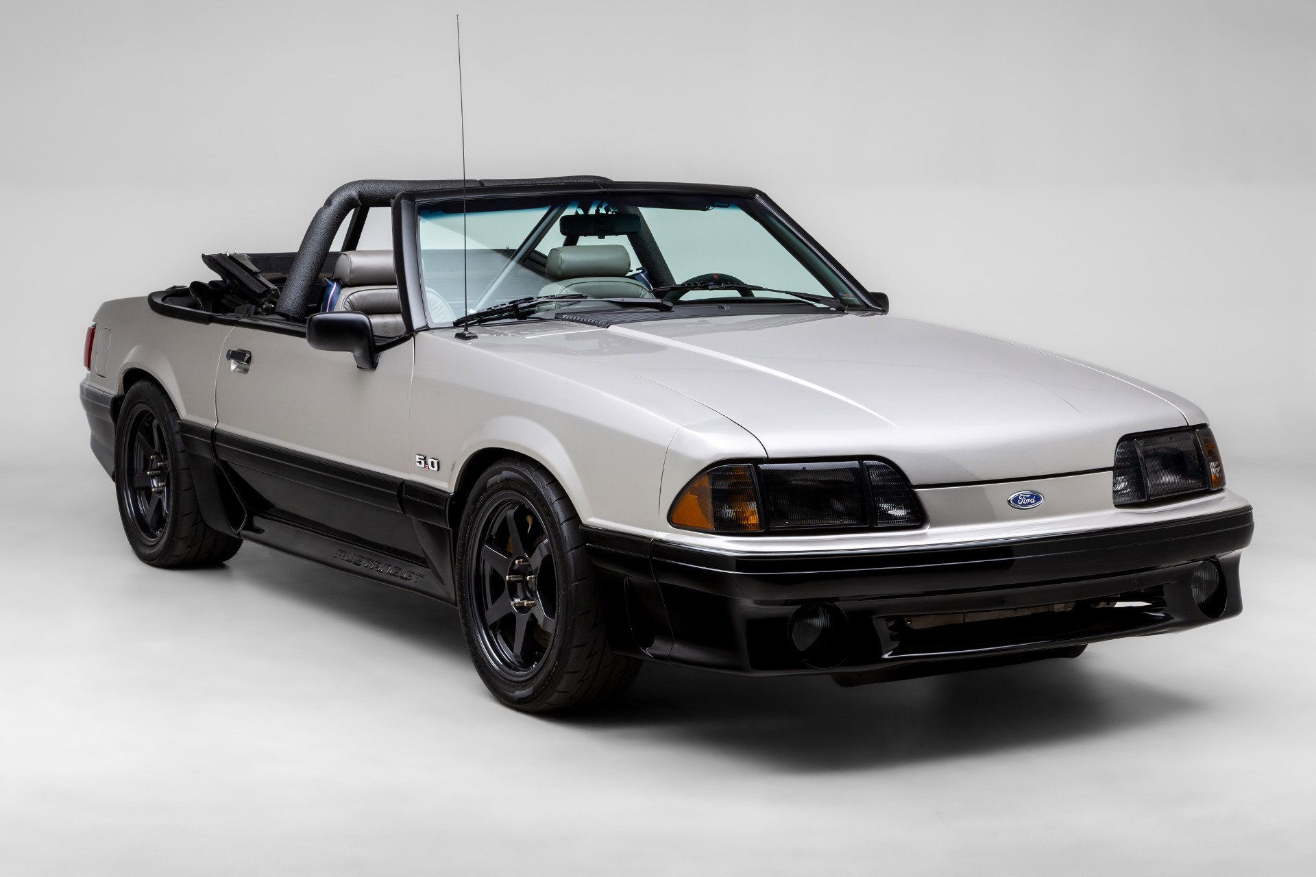 Used 1990 Ford Mustang GT RWD image 1
