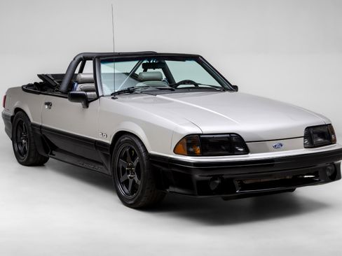 Used 1990 Ford Mustang GT image 1
