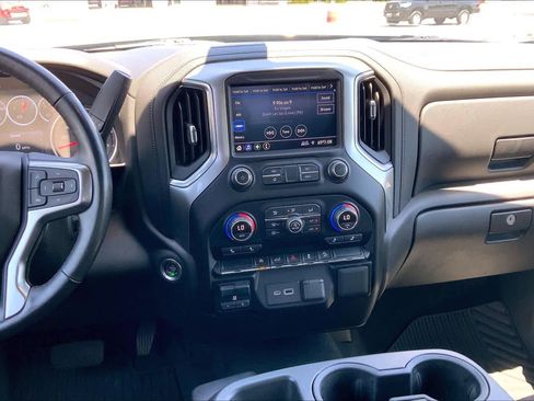 Used 2021 Chevrolet Silverado 1500 LT w/ Z71 Off-Road Package AWD/4WD image 7