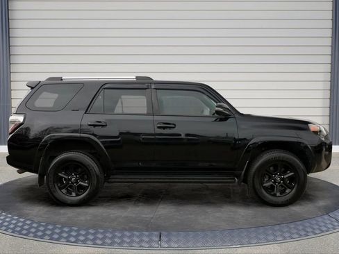 Used 2021 Toyota 4Runner SR5 Premium AWD/4WD image 8
