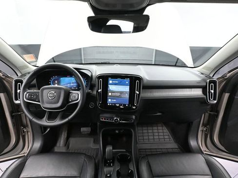 Used 2023 Volvo XC40 B5 Core AWD/4WD image 25